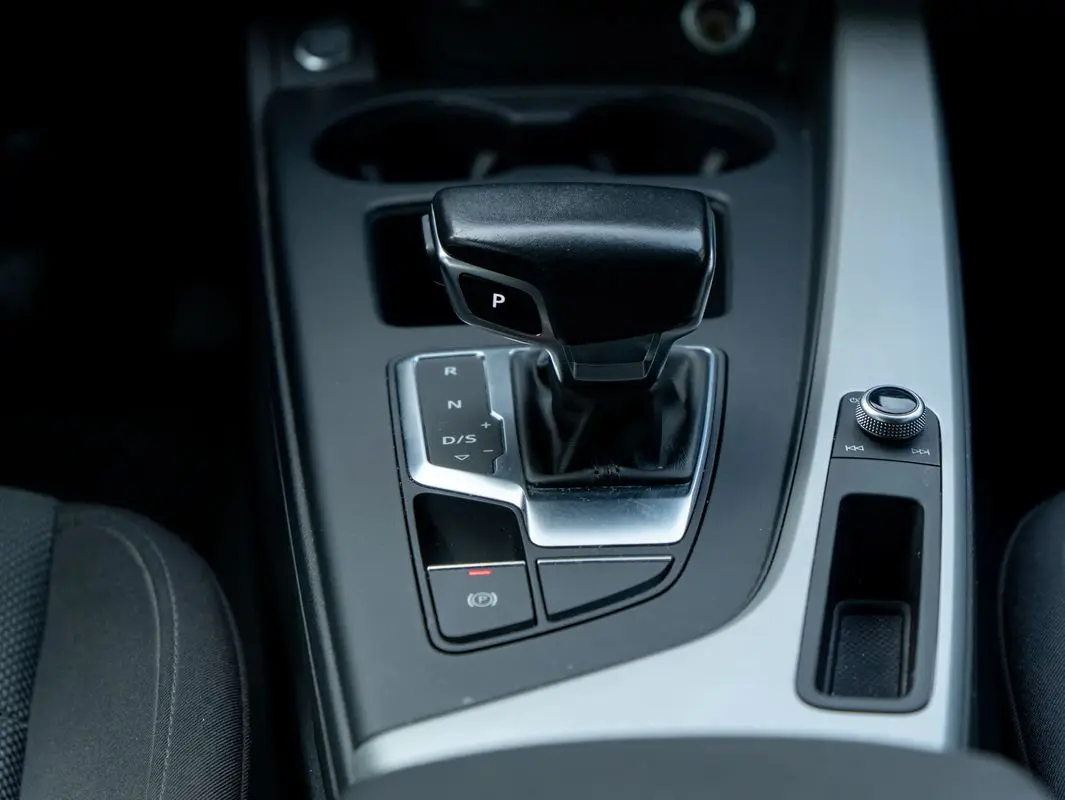 Audi A4 Avant 35 TDI S tronic 26