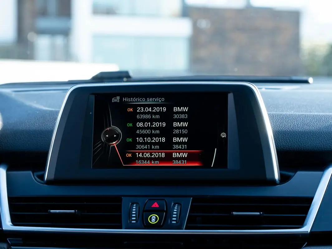 BMW 216 Gran Tourer d Aut. Sport Line 32