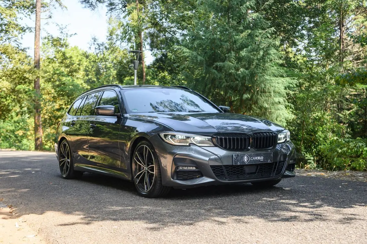 BMW 330 e Touring Pack M Auto 12