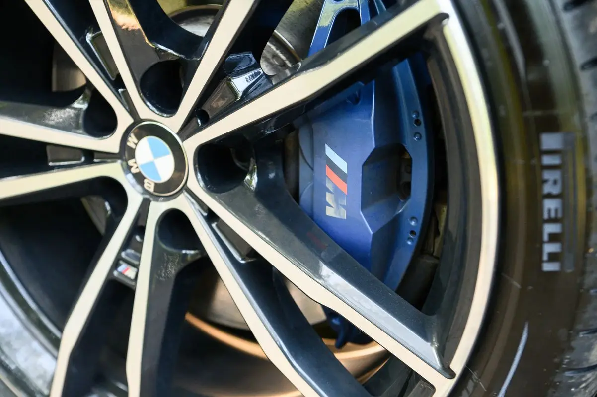 BMW 330 e Touring Pack M Auto 19