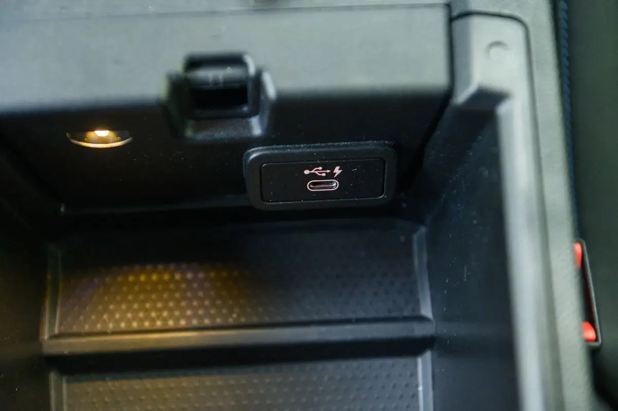 BMW 330 e Touring Pack M Auto 42