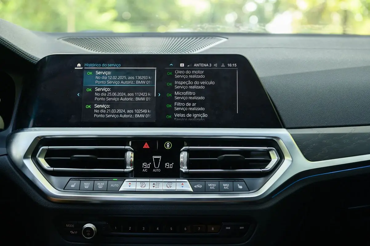 BMW 330 e Touring Pack M Auto 51