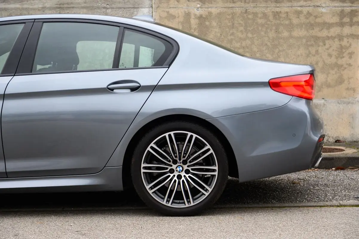 BMW 520 d Pack M Auto 9