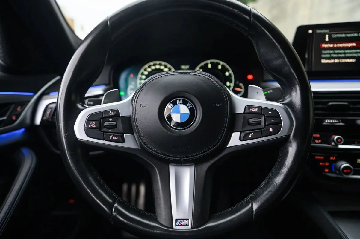 BMW 520 d Pack M Auto 23