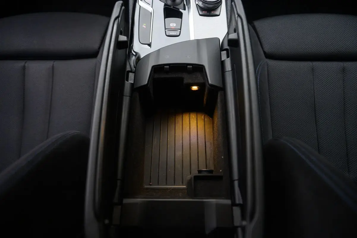 BMW 520 d Pack M Auto 33