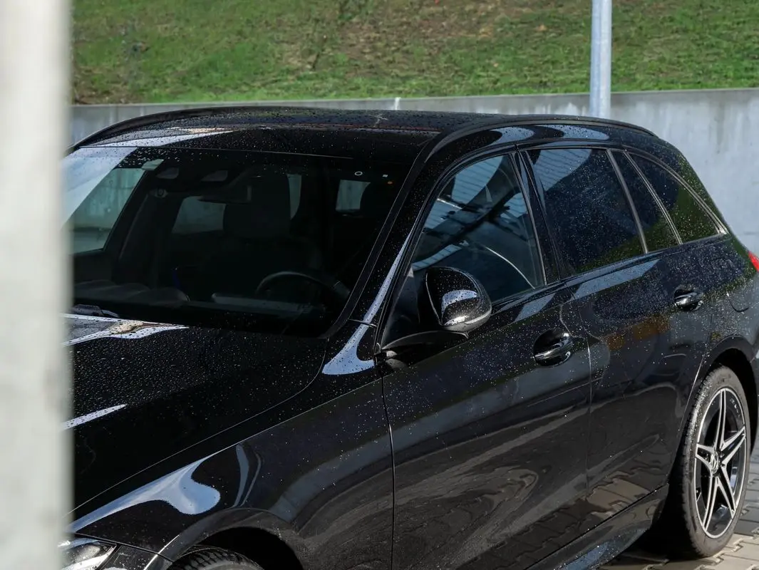 Mercedes-Benz C 300 e AMG Line 9