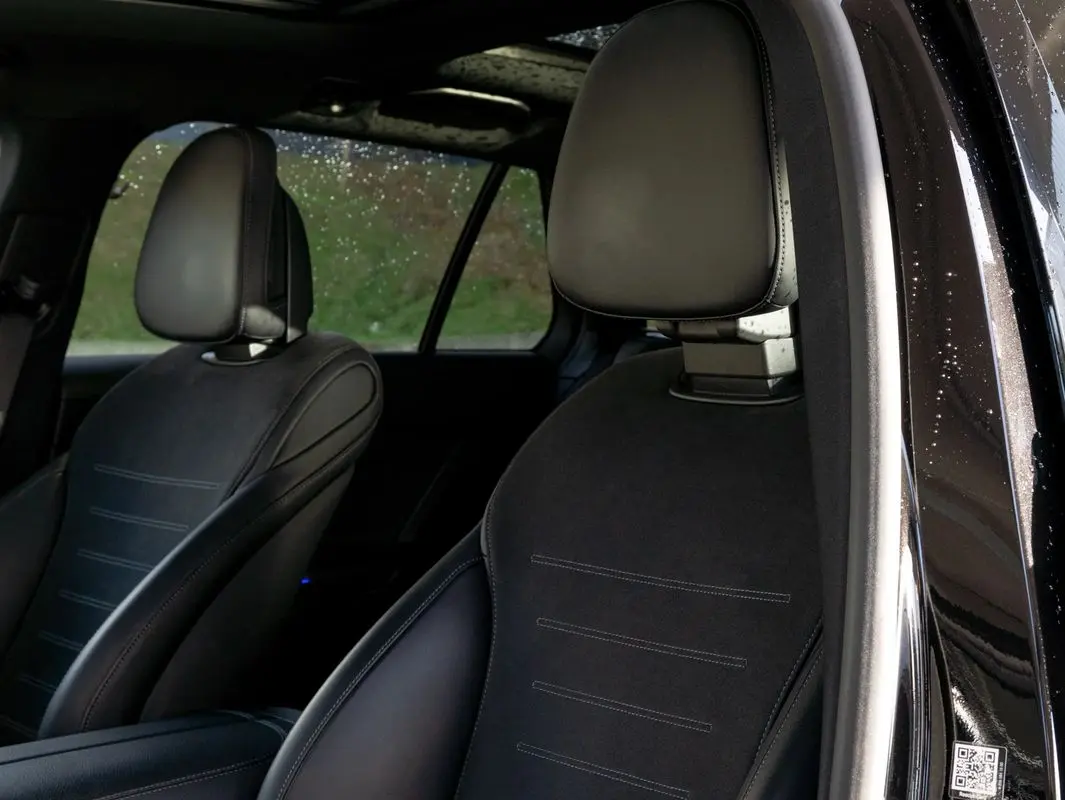 Mercedes-Benz C 300 e AMG Line 18