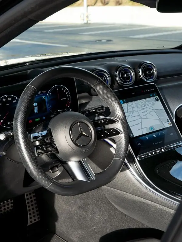 Mercedes-Benz C 300 e AMG Line 17