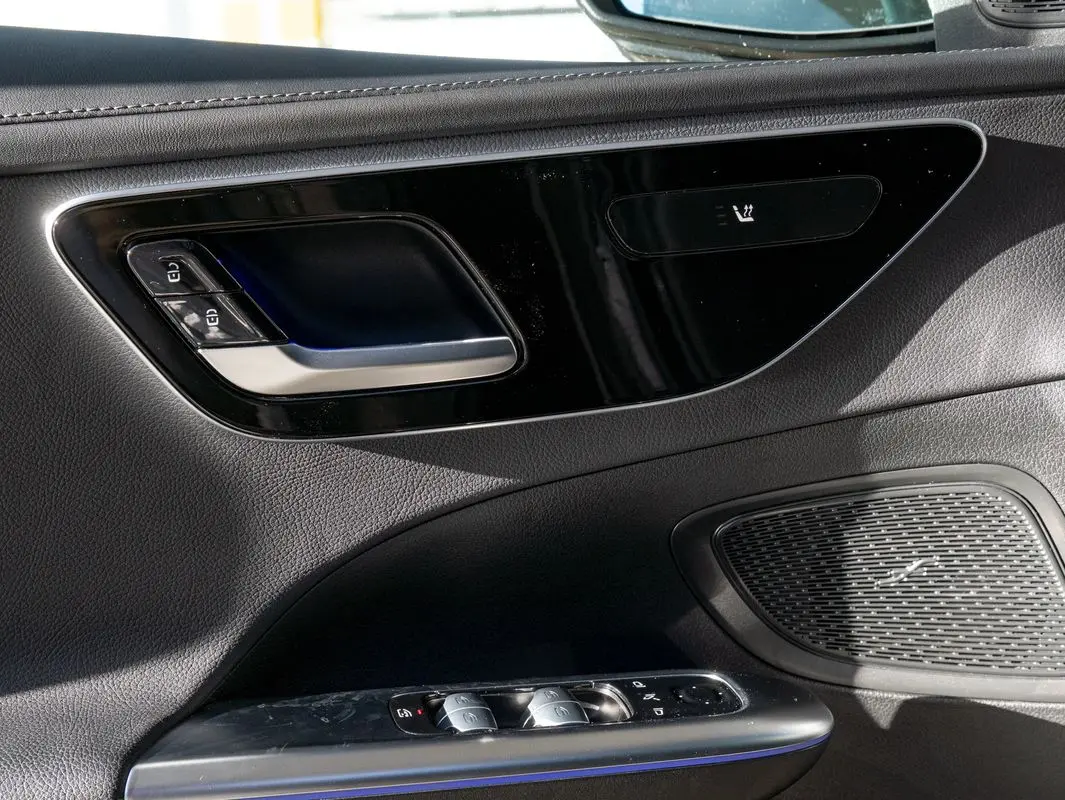 Mercedes-Benz C 300 e AMG Line 19