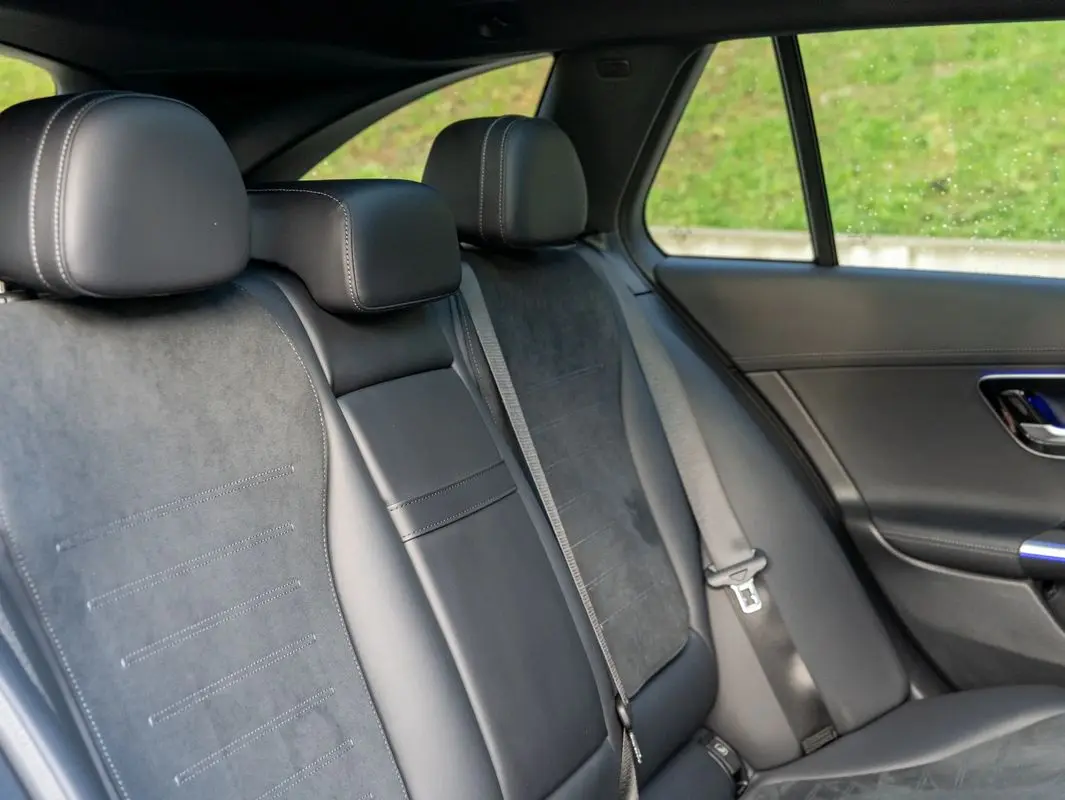 Mercedes-Benz C 300 e AMG Line 22