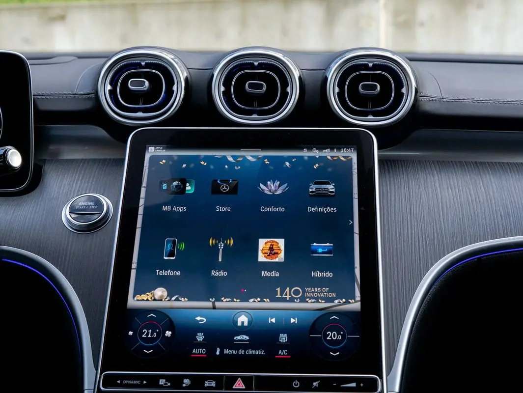 Mercedes-Benz C 300 e AMG Line 28