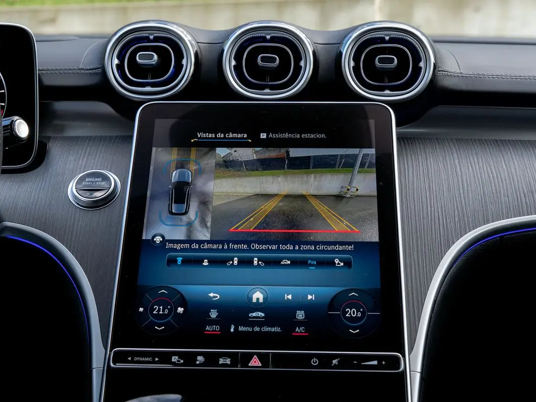 Mercedes-Benz C 300 e AMG Line 32