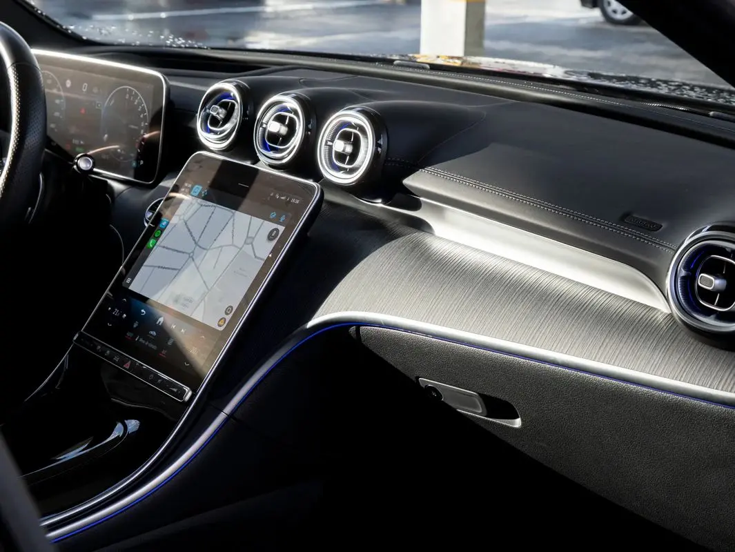 Mercedes-Benz C 300 e AMG Line 38