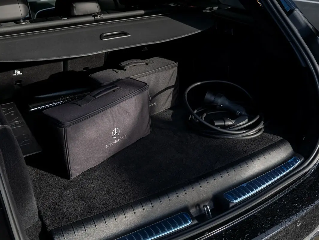 Mercedes-Benz C 300 e AMG Line 42