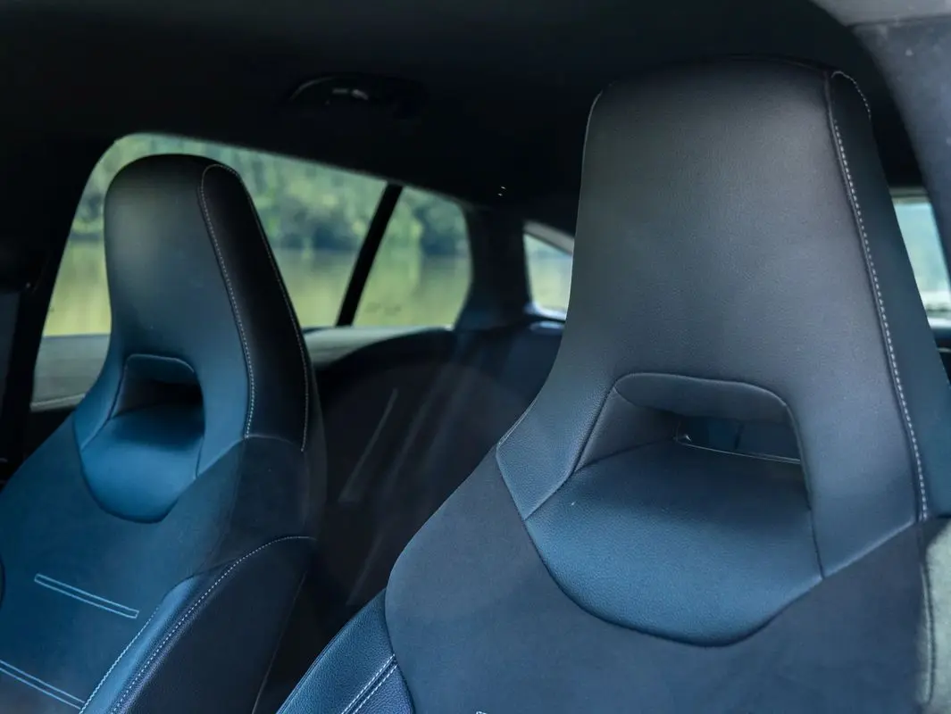 Mercedes-Benz CLA 250 14