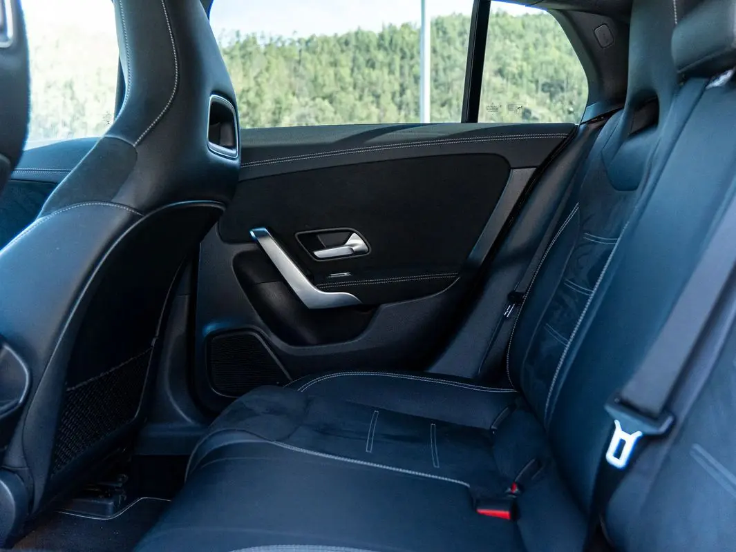 Mercedes-Benz CLA 250 18