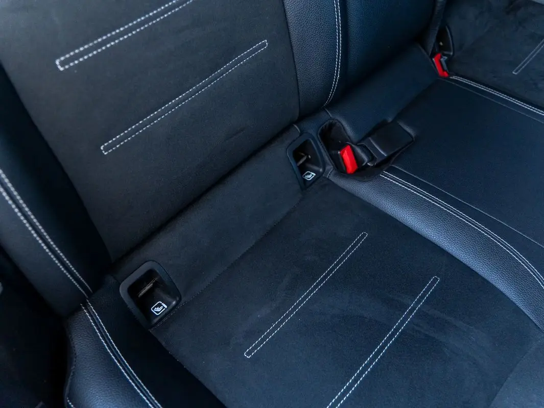 Mercedes-Benz CLA 250 21