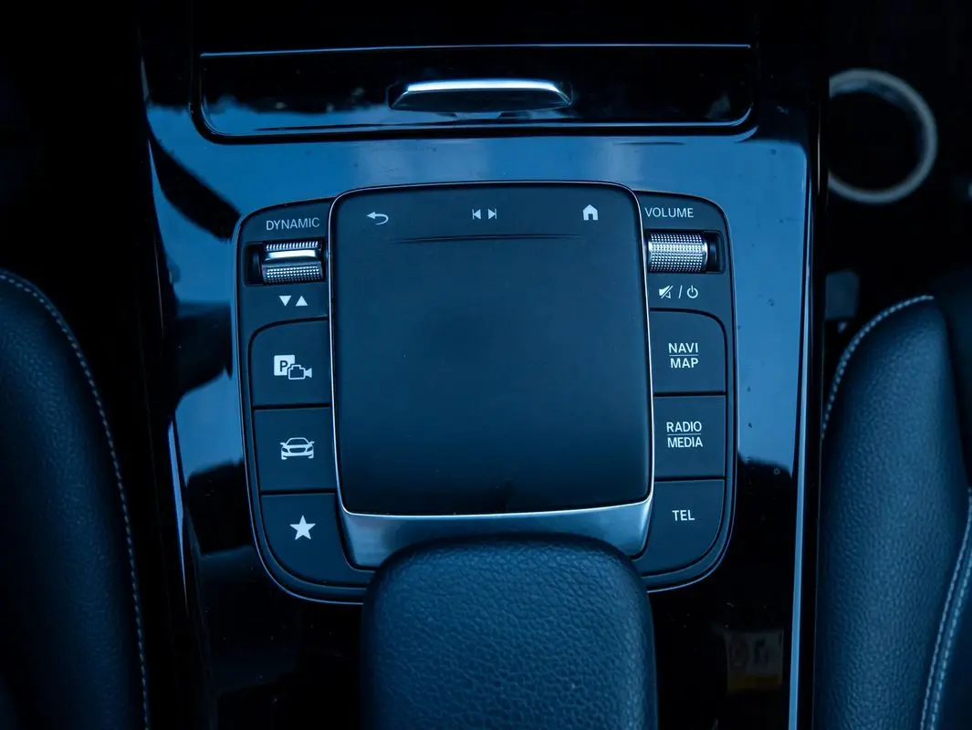 Mercedes-Benz CLA 250 30