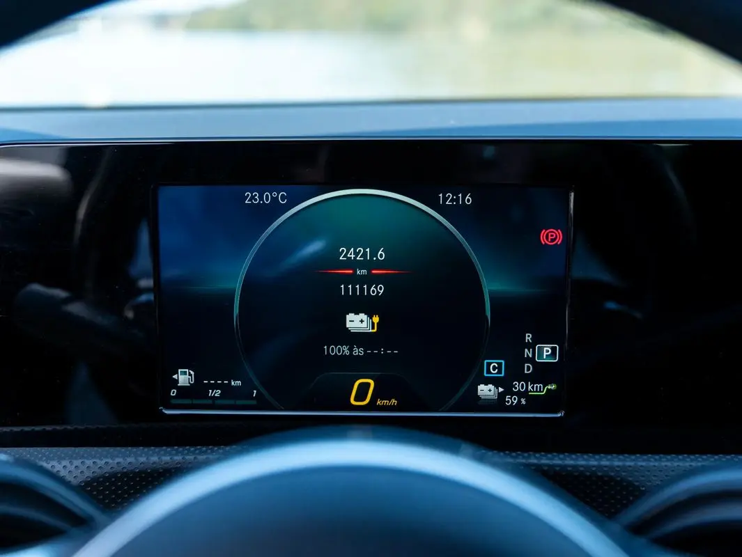 Mercedes-Benz CLA 250 38