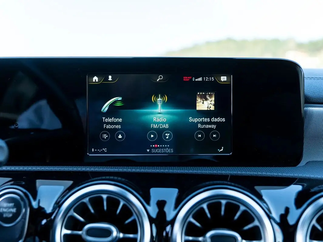 Mercedes-Benz CLA 250 41