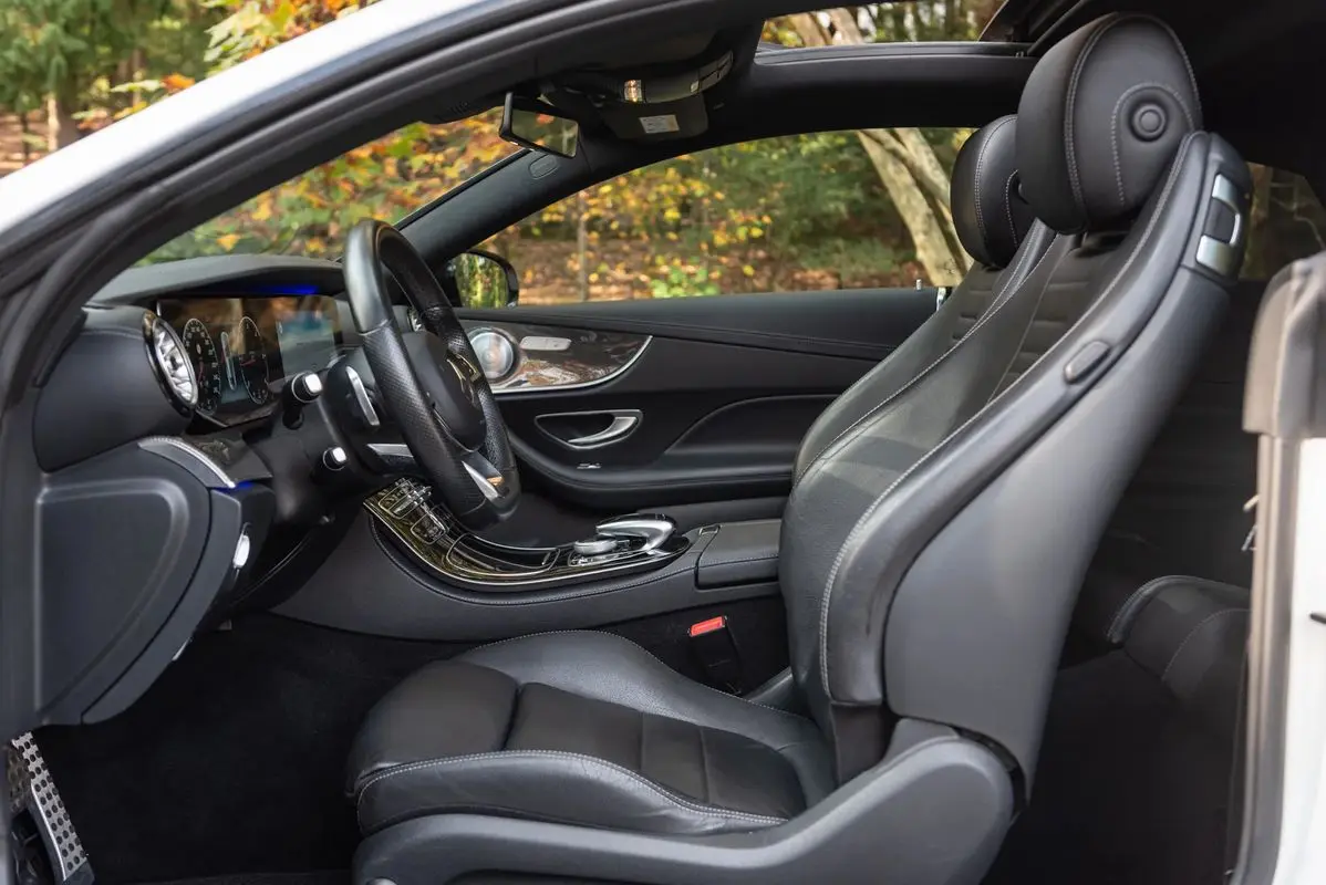 Mercedes-Benz E 220 d AMG Line Aut. 22