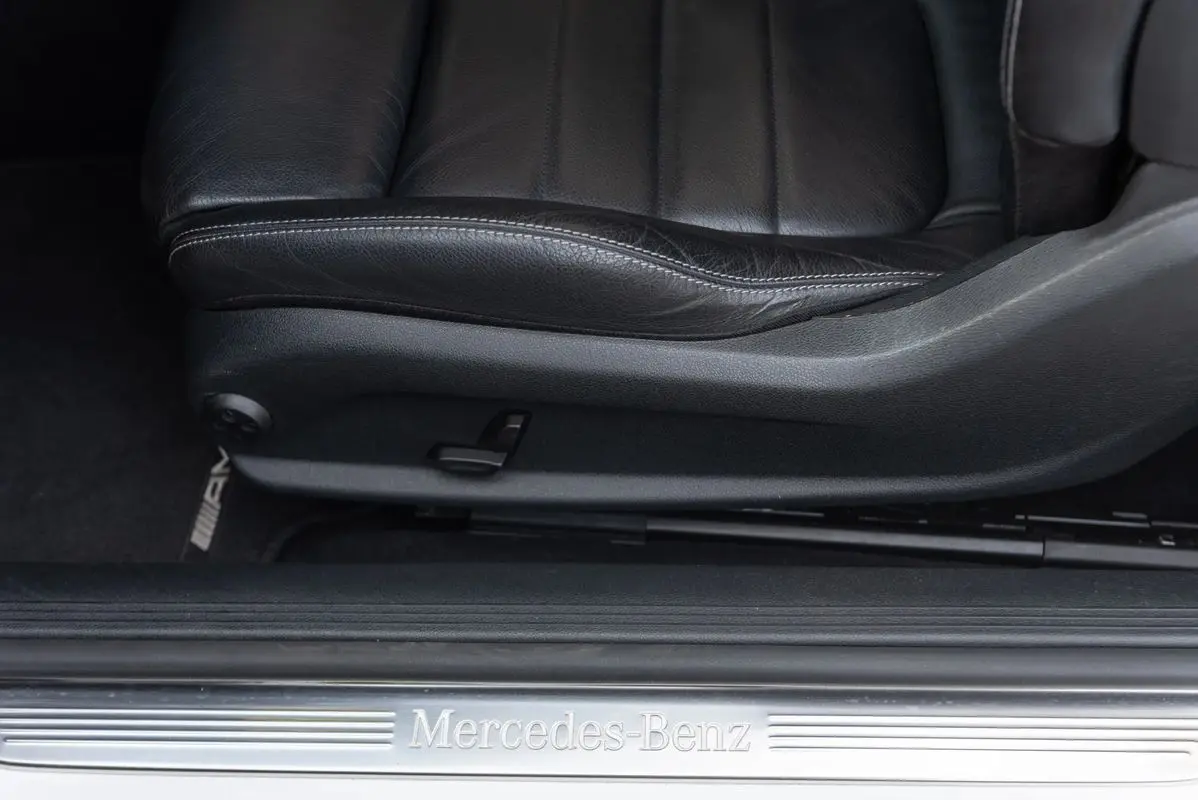 Mercedes-Benz E 220 d AMG Line Aut. 23