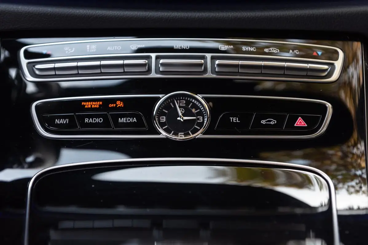 Mercedes-Benz E 220 d AMG Line Aut. 36