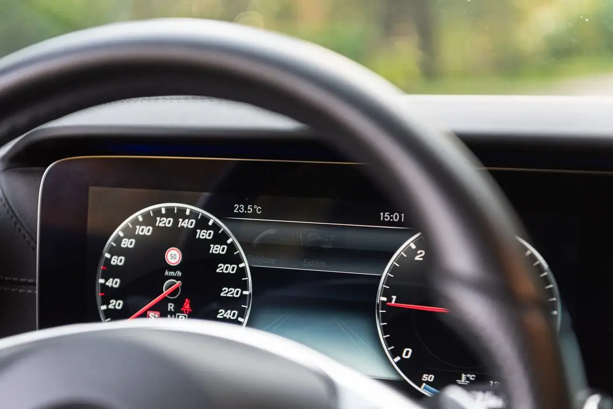 Mercedes-Benz E 220 d AMG Line Aut. 52