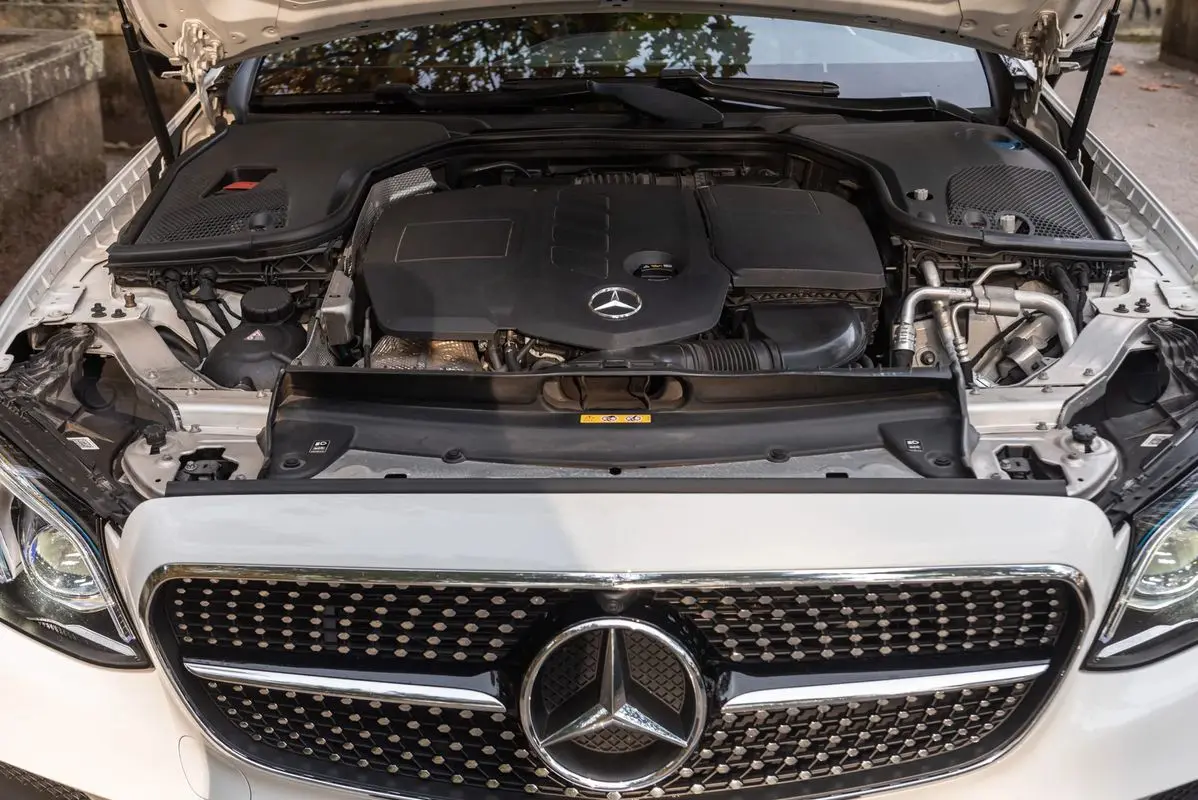 Mercedes-Benz E 220 d AMG Line Aut. 56