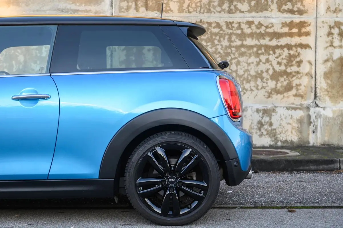 MINI 3 Portas Cooper D 9