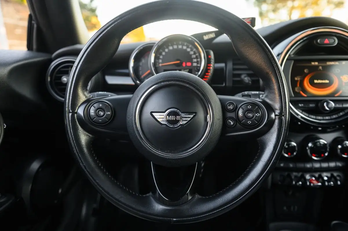 MINI 3 Portas Cooper D 22