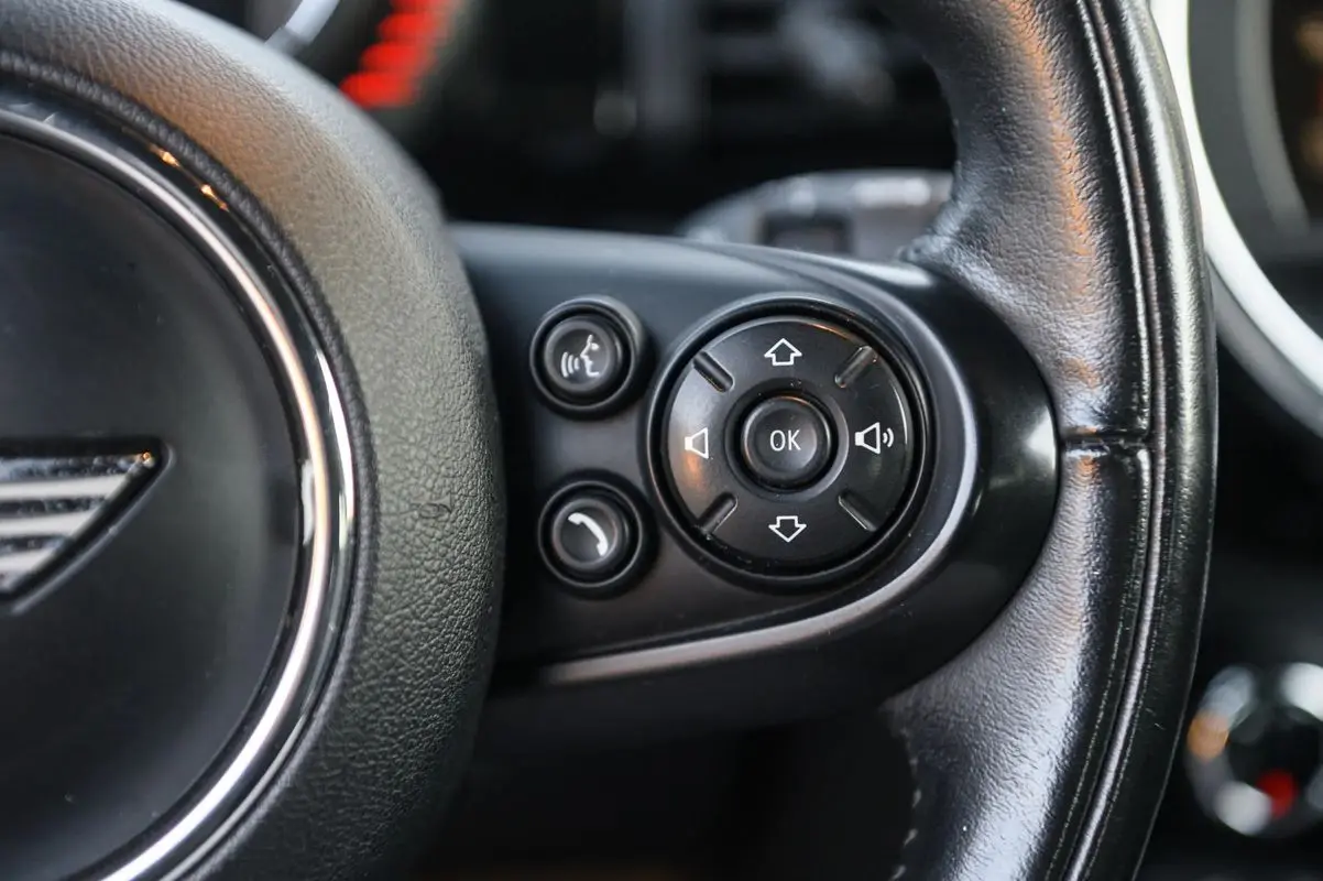 MINI 3 Portas Cooper D 24