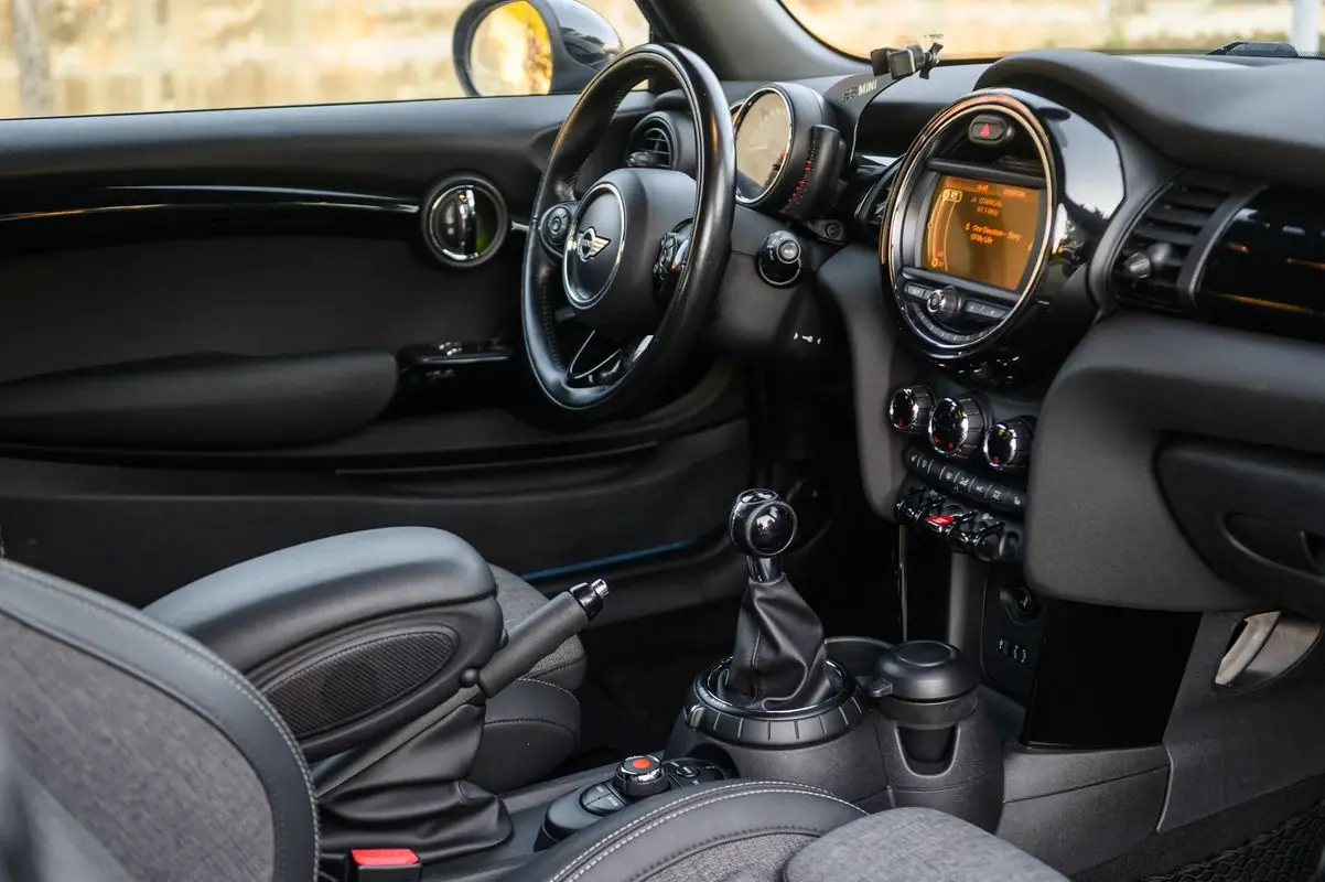 MINI 3 Portas Cooper D 29