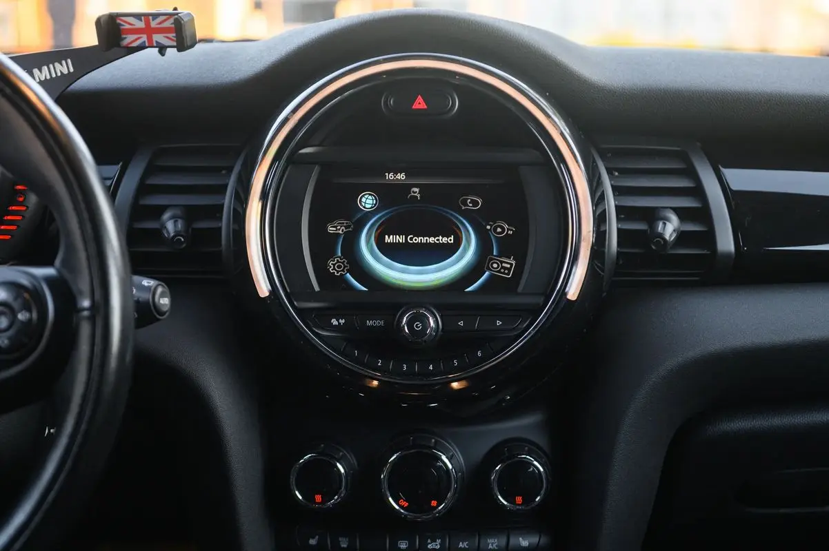 MINI 3 Portas Cooper D 33