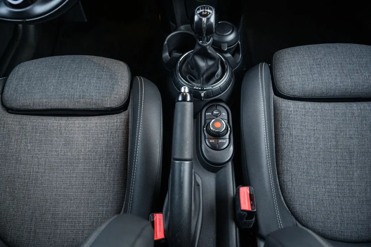 MINI 3 Portas Cooper D 40