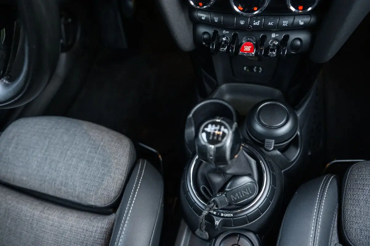 MINI 3 Portas Cooper D 41