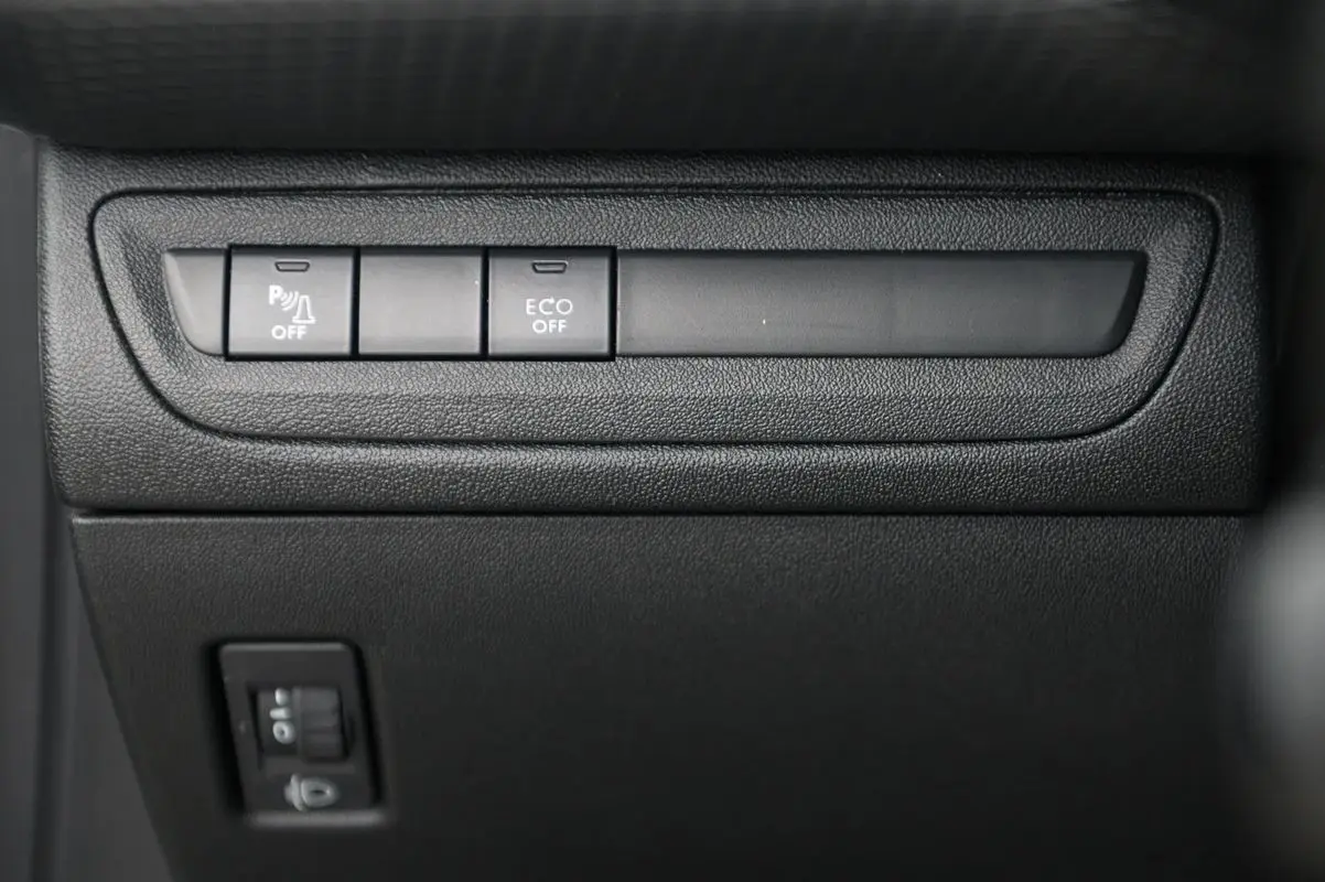 Peugeot 208 1.2 PureTech GT Line 23