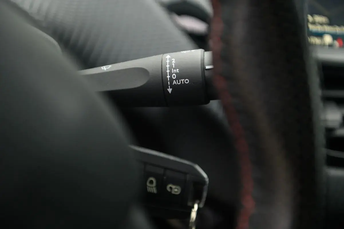 Peugeot 208 1.2 PureTech GT Line 25