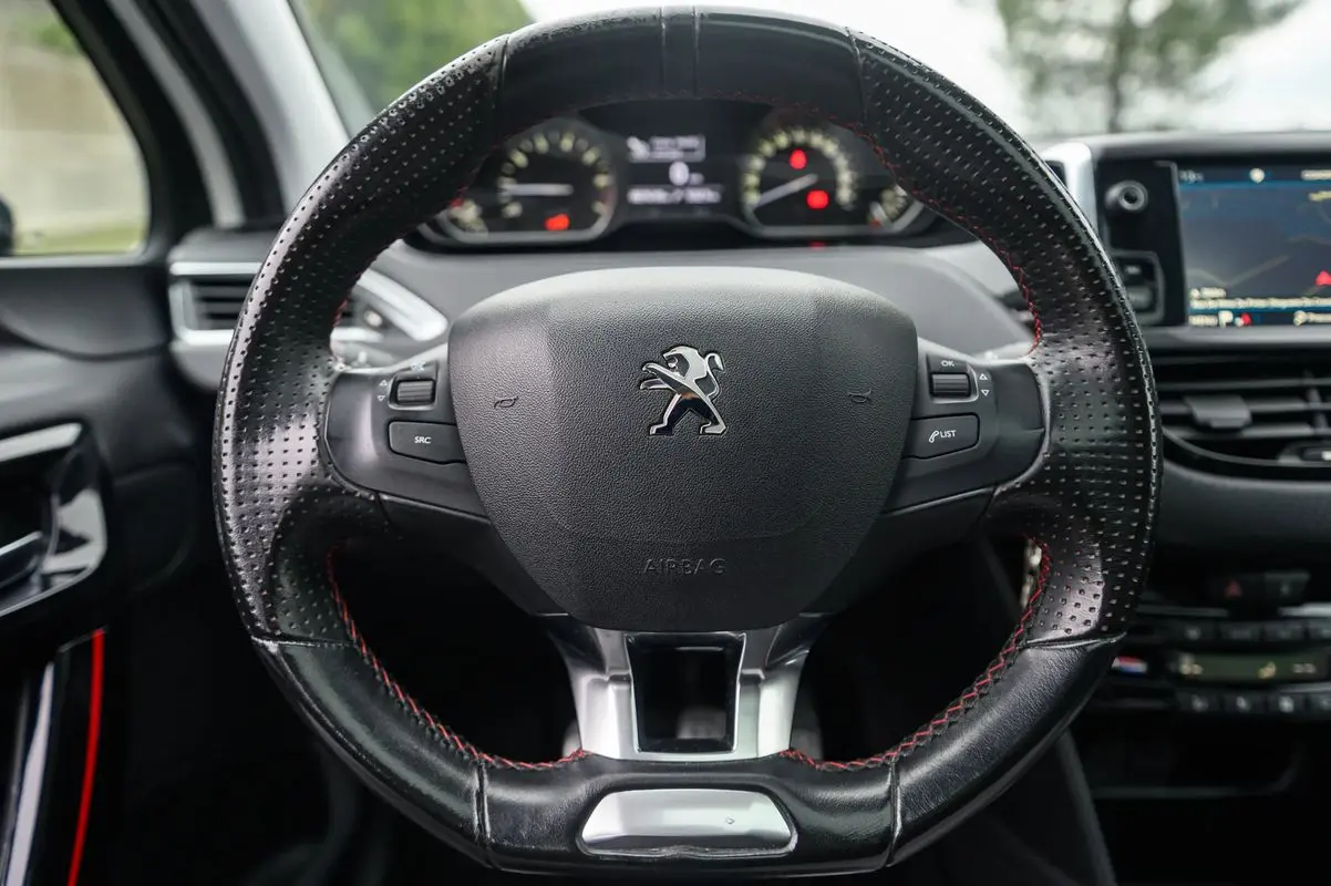 Peugeot 208 1.2 PureTech GT Line 30