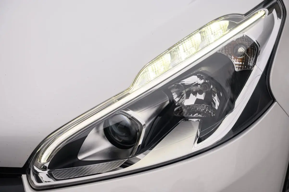 Peugeot 208 1.2 PureTech GT Line 49