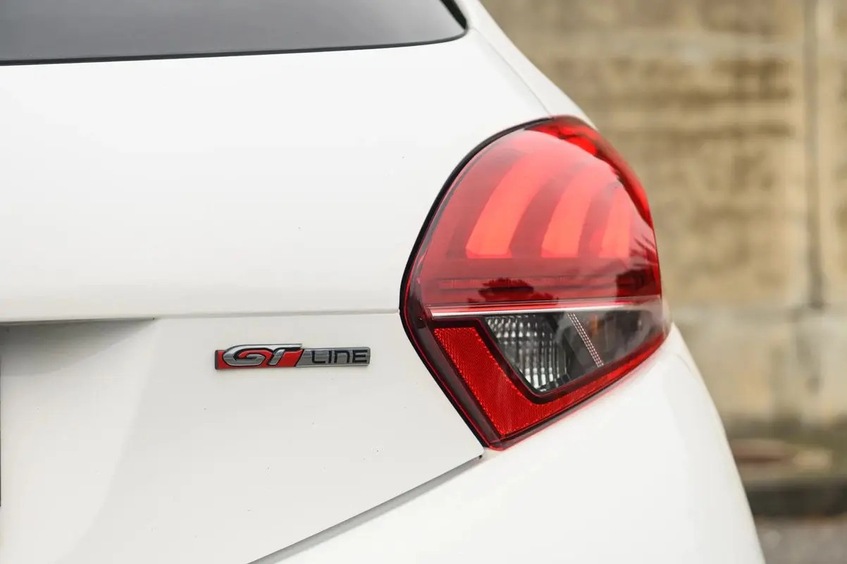 Peugeot 208 1.2 PureTech GT Line 52