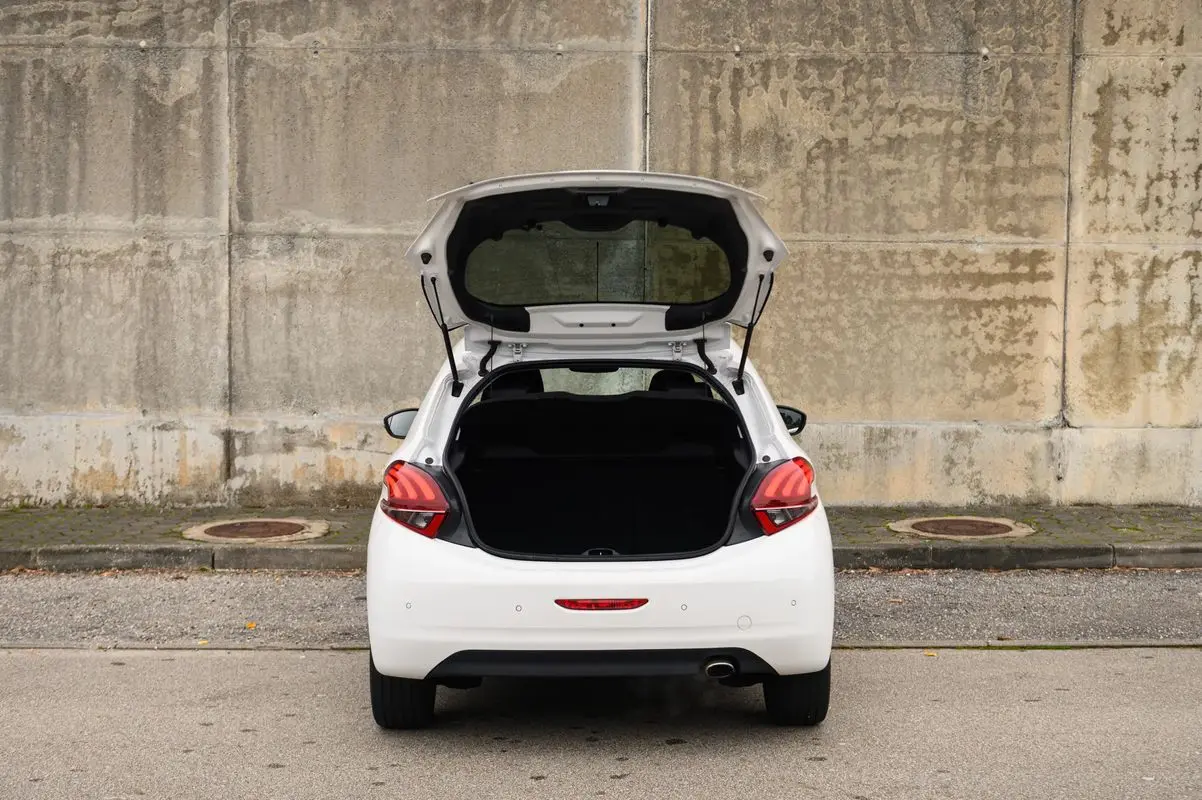 Peugeot 208 1.2 PureTech GT Line 53