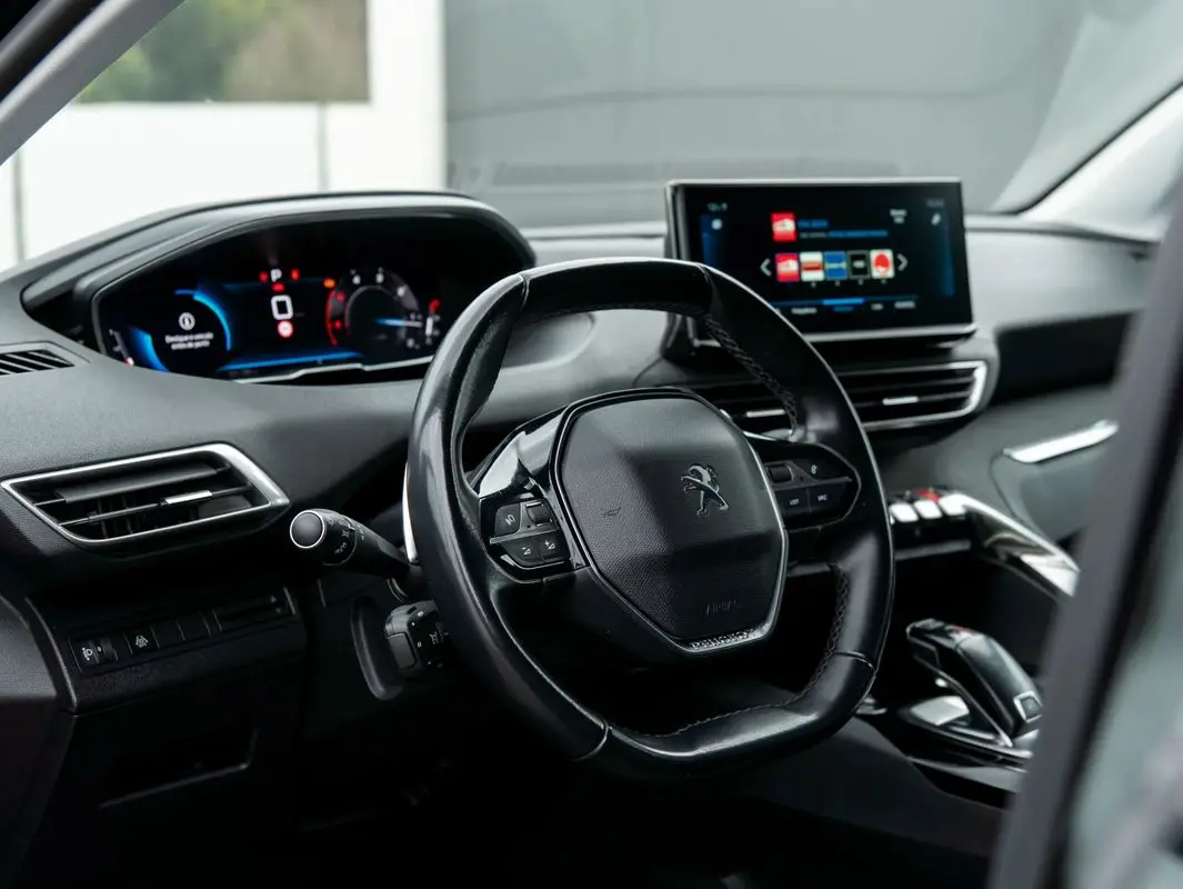 Peugeot 5008 1.5 BlueHDi Allure EAT8 12