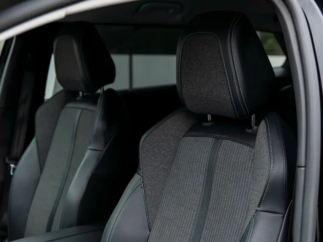 Peugeot 5008 1.5 BlueHDi Allure EAT8 26