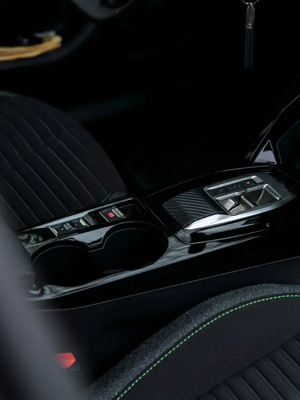 Peugeot e-2008 54 kWh Active 12