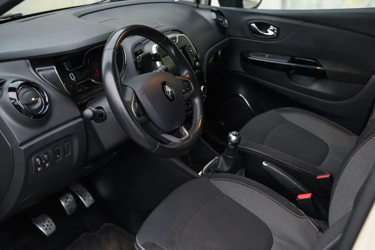 Renault Captur 1.5 dCi Exclusive 10