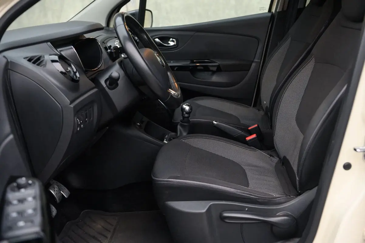 Renault Captur 1.5 dCi Exclusive 11