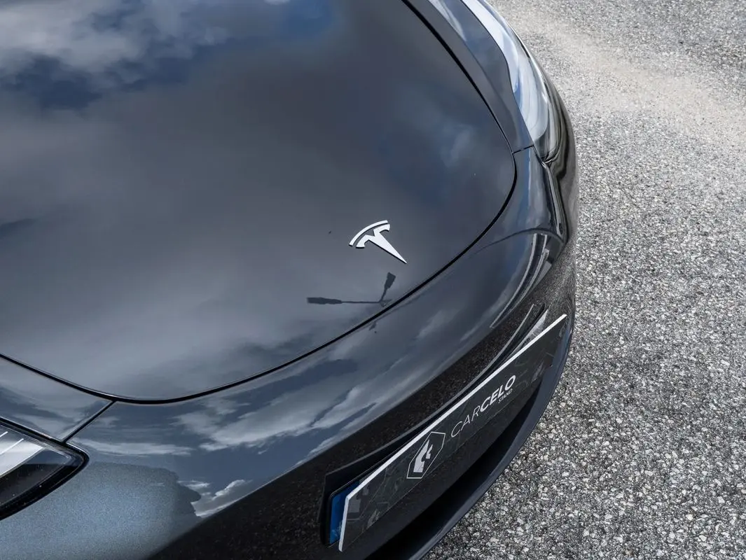 Tesla Model 3 Long-Range Dual Motor AWD 9