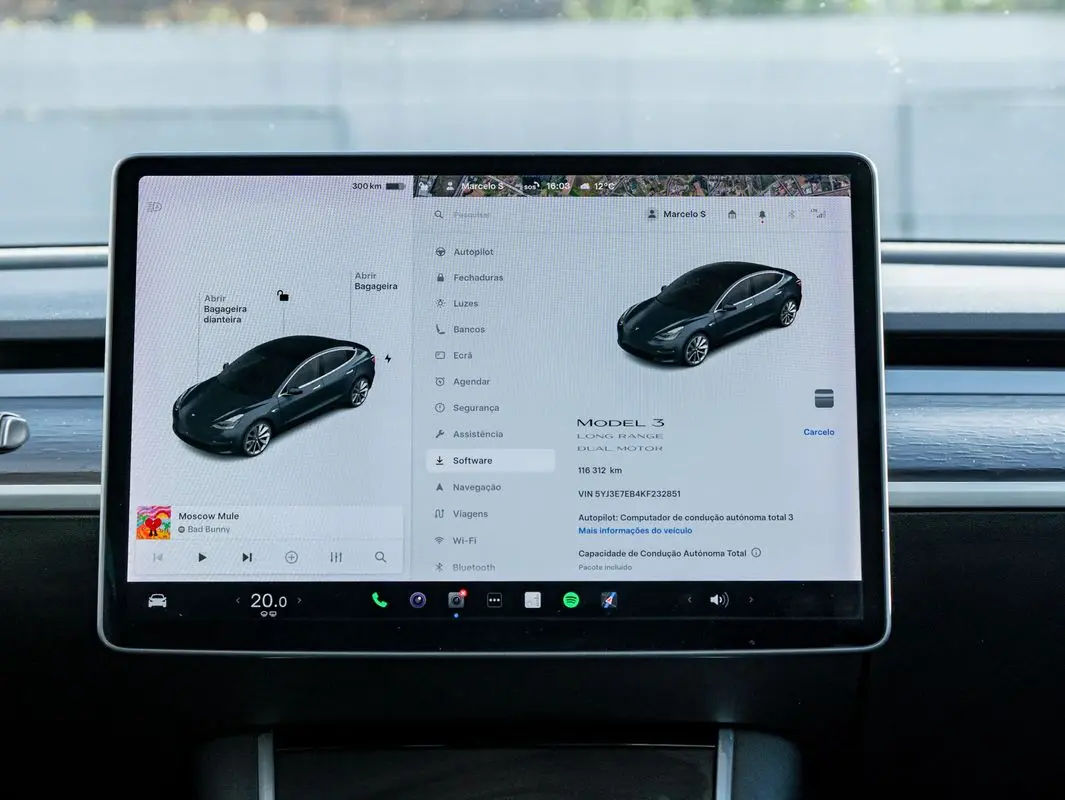 Tesla Model 3 Long-Range Dual Motor AWD 18