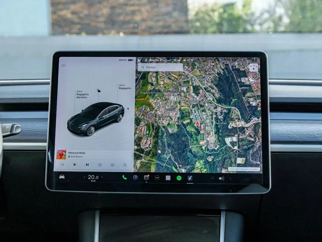 Tesla Model 3 Long-Range Dual Motor AWD 19